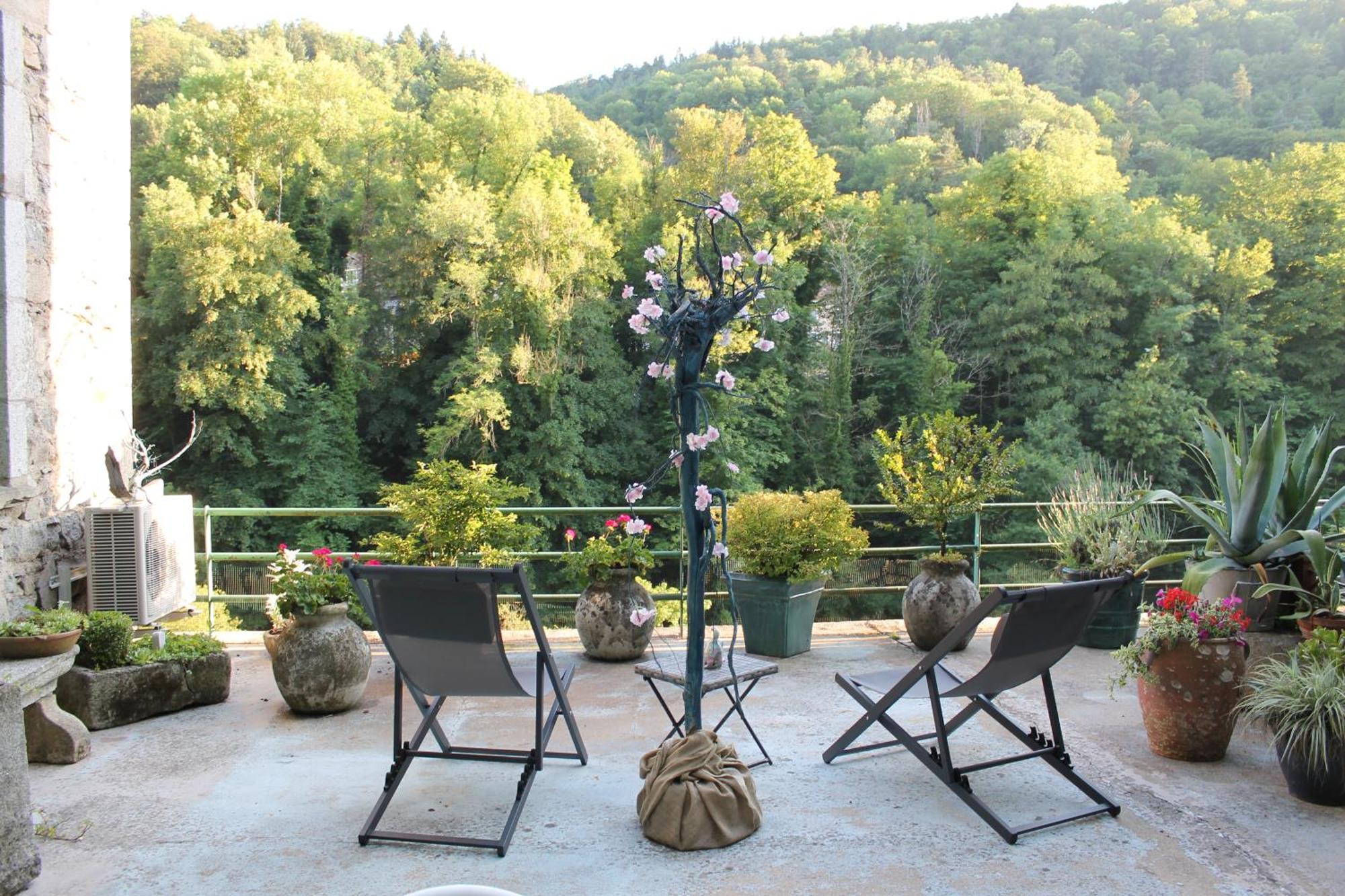 Chambre Bounty, B&B, Cuisine Privee, Lit Queen Size, Terrasse, Parking, Garage Olliergues Εξωτερικό φωτογραφία