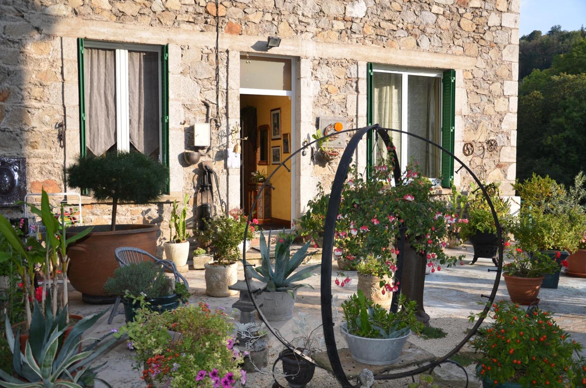 Chambre Bounty, B&B, Cuisine Privee, Lit Queen Size, Terrasse, Parking, Garage Olliergues Εξωτερικό φωτογραφία